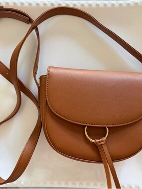 JJ Winters Leather Saddle Crossbody Bag in Tan